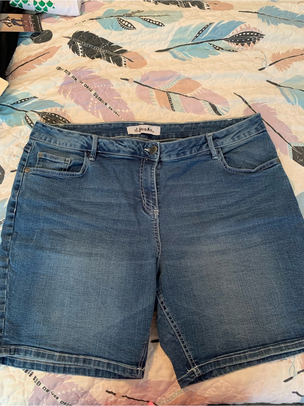 d. jeans Dark Blue Denim Shorts with Contrast Stitching